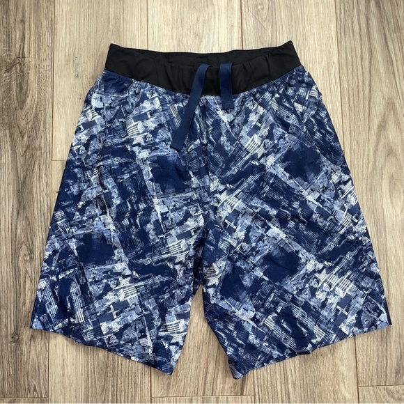 LULULEMON Core 11” City Sights shorts‎ - Picture 4 of 6